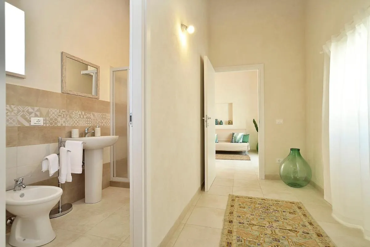La Casa Dei Limoni Con Piscina Noto Apartment