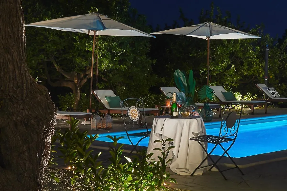 La Casa Dei Limoni Con Piscina Noto Apartment Italy