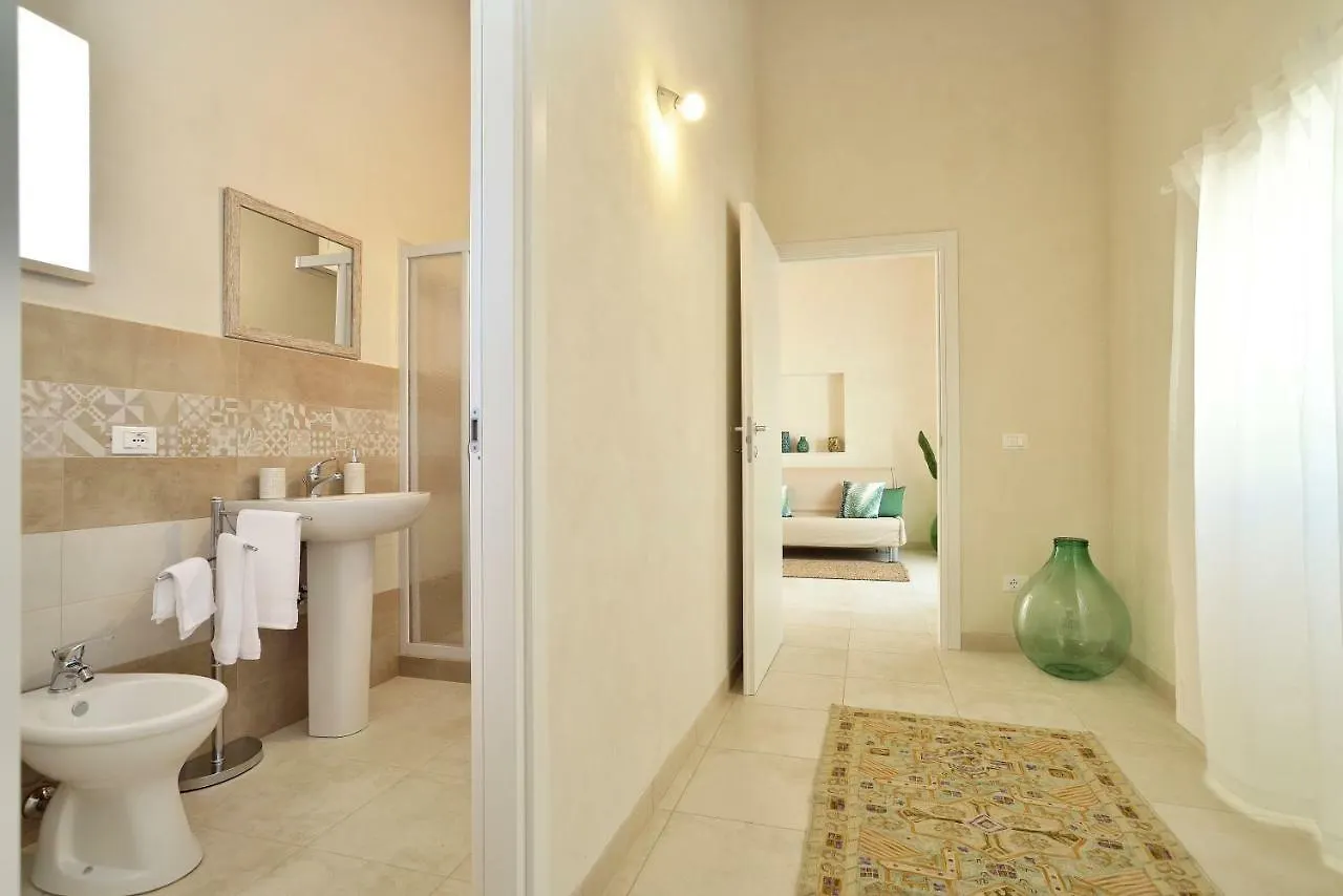 La Casa Dei Limoni Con Piscina Noto Apartment Italy